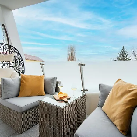 Apartmán New Modern In Brno-free Parking-ac-projector-nespresso-view-balcony Komarov