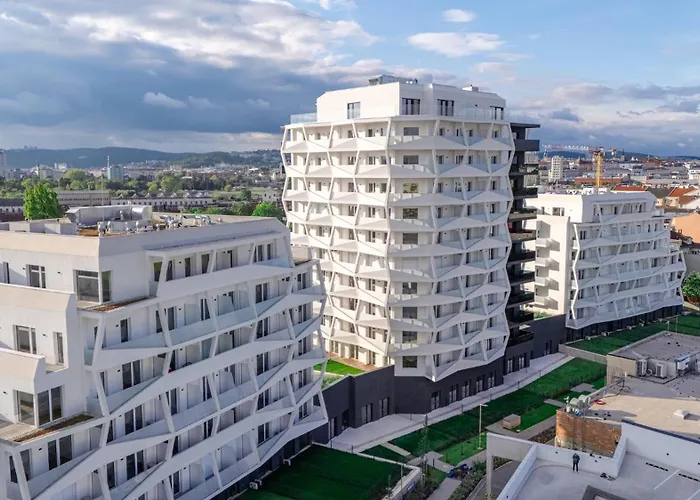 Apartament New Modern Home-projector-nespresso-view-balcony